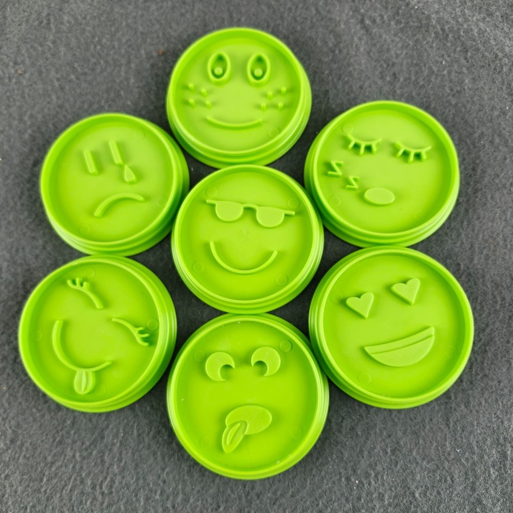 Pampered Chef Set‎ of 7 Green Round 3.5" Emoji Cookie Cutters #1443 Kids - Picture 5 of 6